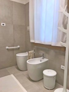 Realizzazione-bagno-pavimenti-rivestimenti-arredo-bagno-silvestri-cassola-vicenza-3
