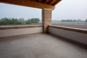 pavimento-portico-terrazza-mystone-ardesia-bianco-marazzi-silvestri-pavimenti-san-zanone